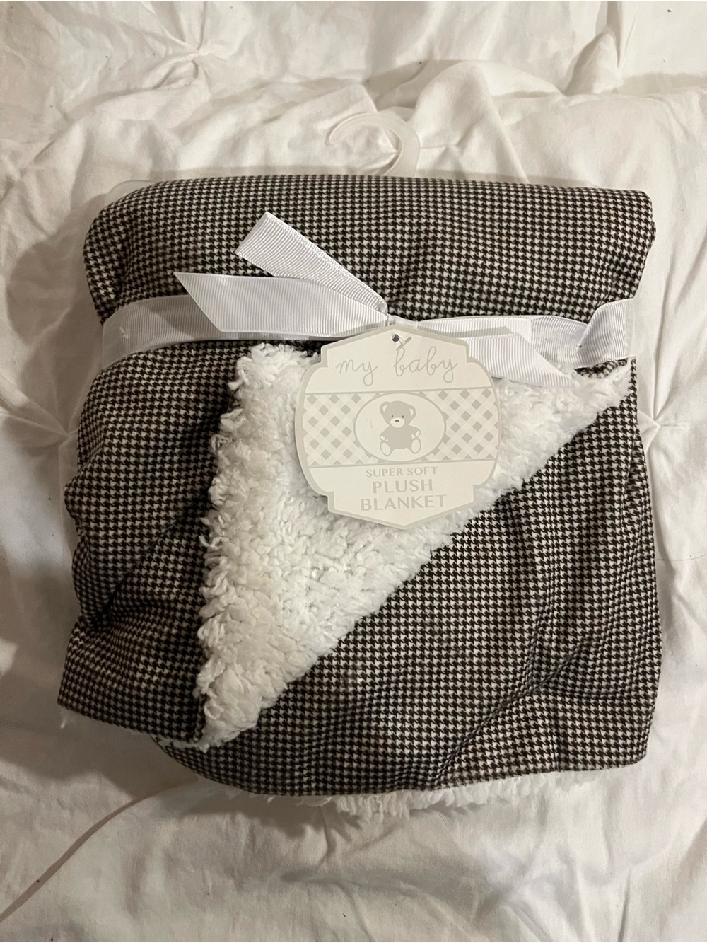Plush Reversible Sherpa Blanket - Black & White Houndstooth